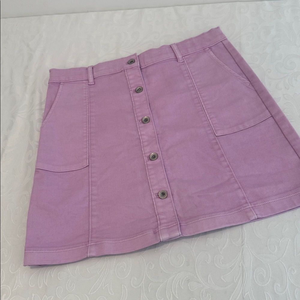 Vineyard Vines Button-Down Mini Skirt. Girls 16 - Picture 11 of 11